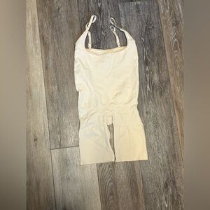 Skims Kim Kardashian Women’s Bodysuit Medium New without Tags